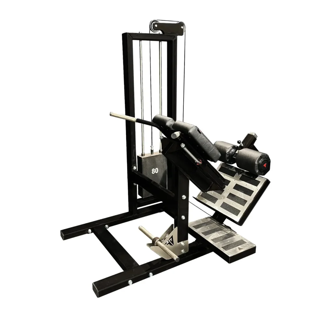 Single stack reverse hyperextension machine with adjustable pads and cable resistance system