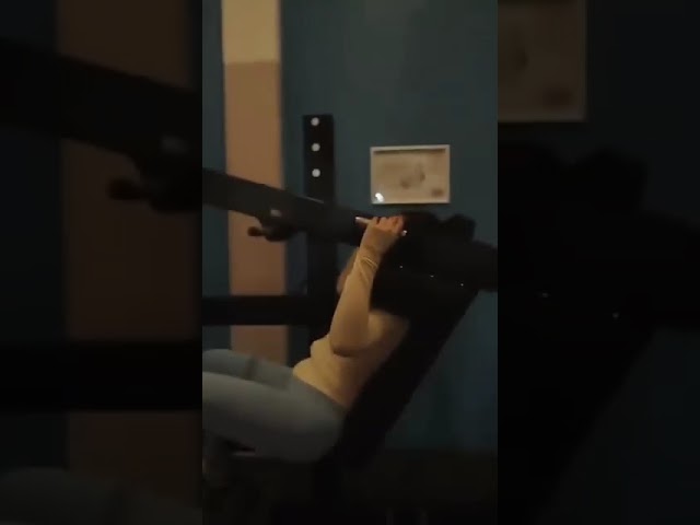 Gymfactory.eu / R3X Pendulum Squat Machine