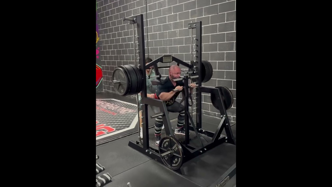 B5XP Smith Squat Machine / www.gymfactory.eu
