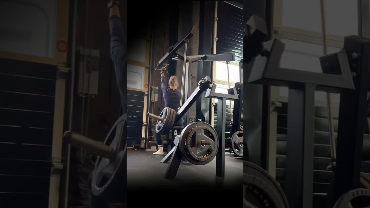 Gymfactory.eu / L8 Lat Pulldown Machine – Front Pulldown