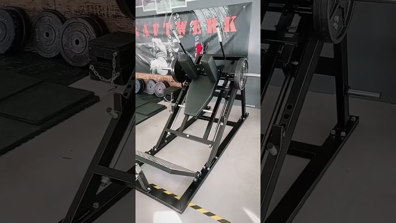 Gymfactory.eu / D1X Hack Squat Machine