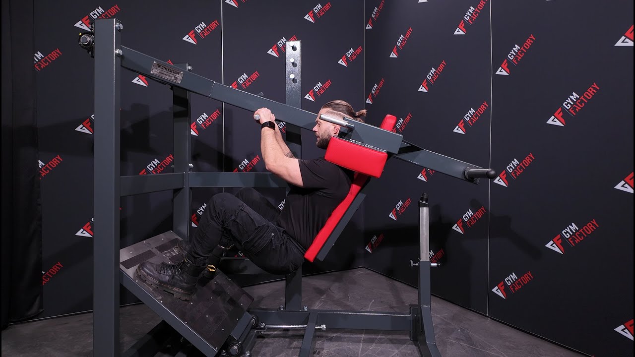 Gymfactory.eu / R3X Pendulum Squat Machine