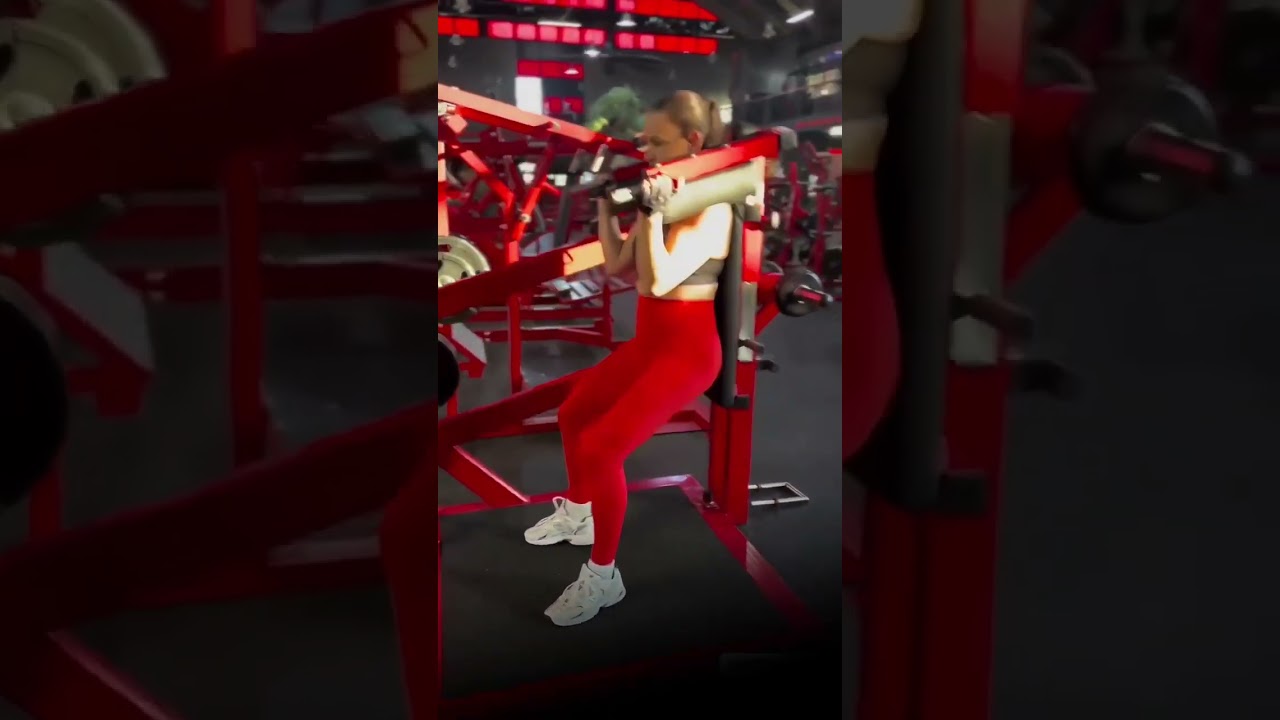 Gymfactory.eu / R4 Tru Squat Machine
